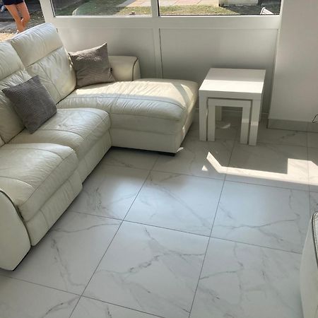 2 Bed Chalet Romney Sands Greatstone Bagian luar foto