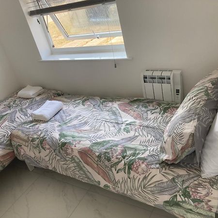 2 Bed Chalet Romney Sands Greatstone Bagian luar foto