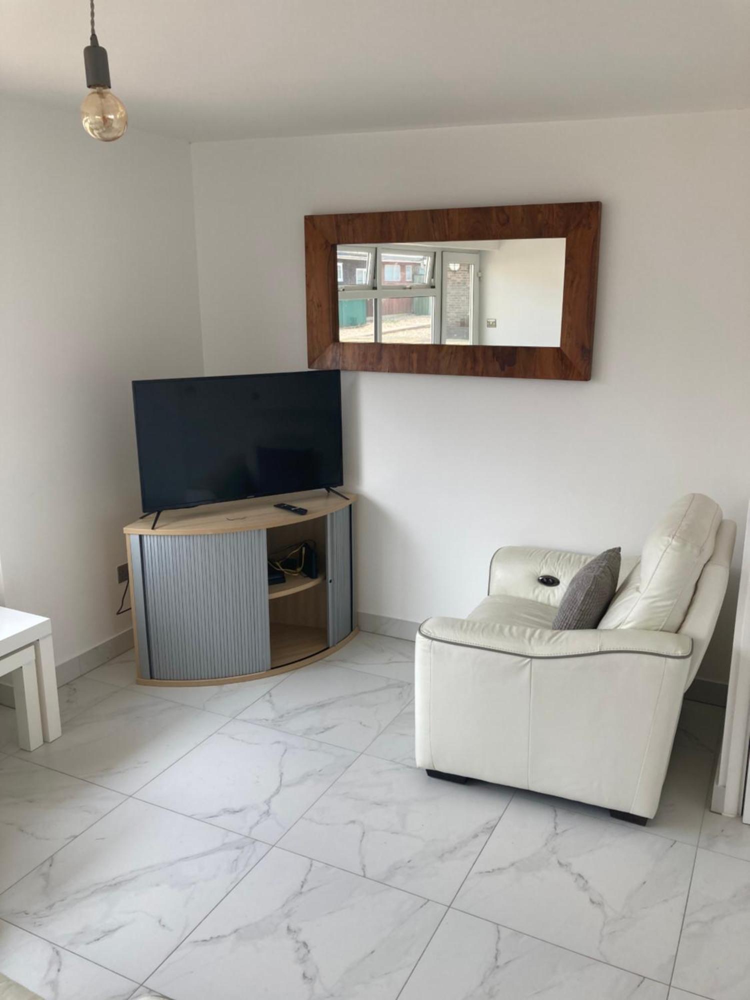 2 Bed Chalet Romney Sands Greatstone Bagian luar foto
