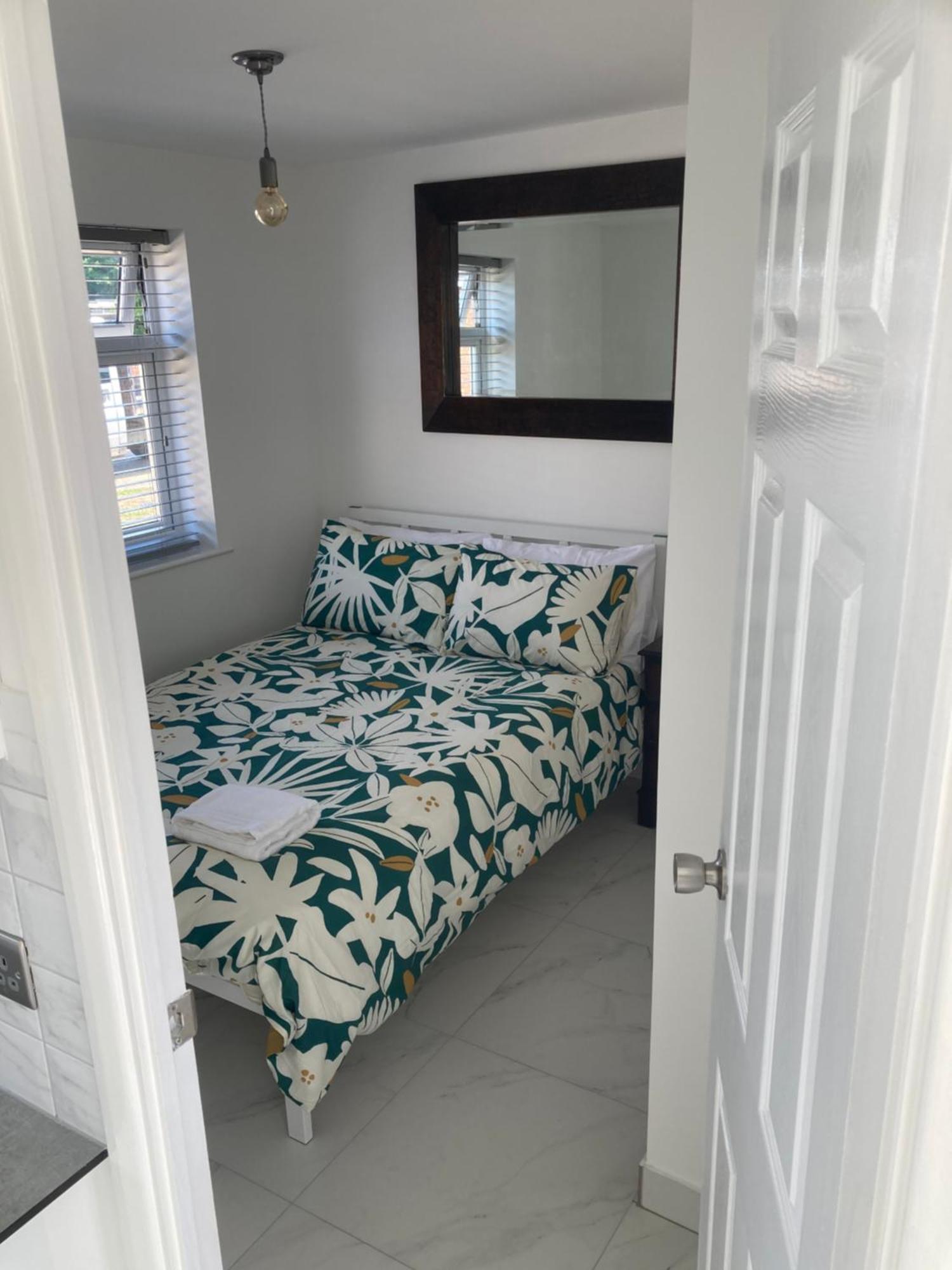 2 Bed Chalet Romney Sands Greatstone Bagian luar foto